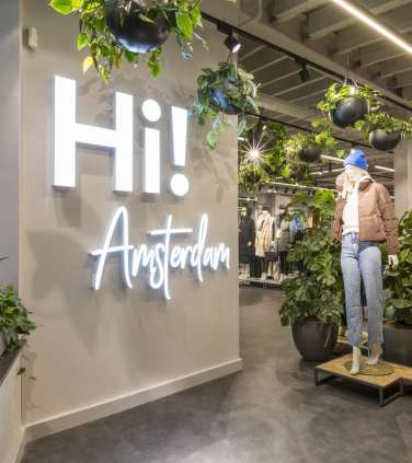 Negozio abbigliamento c&a on sale